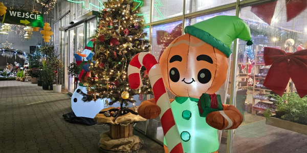 Uwaga - prawdziwe zatrzęsienie świecidełek w naszym centrum!